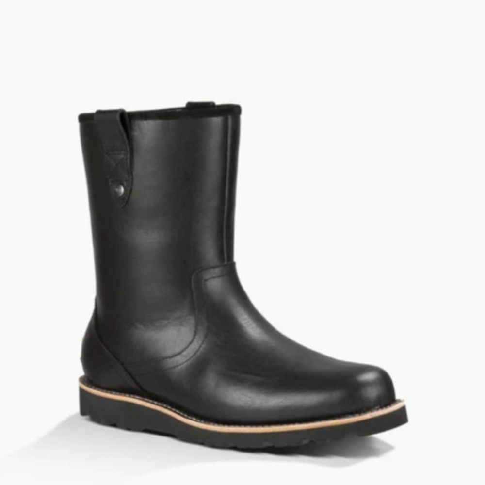 UGG Men's Black Leather Stoneman WP size 11 boots